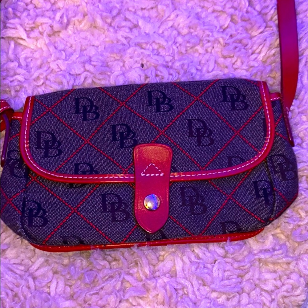 Long shoulder/cross body purse